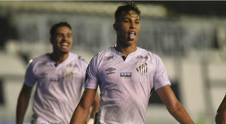  Kaio Jorge marcou dois na vitória sobre o Grêmio que colocou o Santos em mais uma semifinal de Libertadores!