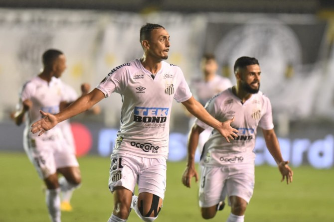  Santos esteve na última sequência de títulos do Brasil na Libertadores!