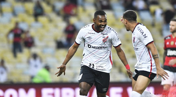  Athletico Paranaense eliminou o Flamengo, enquanto o Atlético Mineiro despachou o Fortaleza!