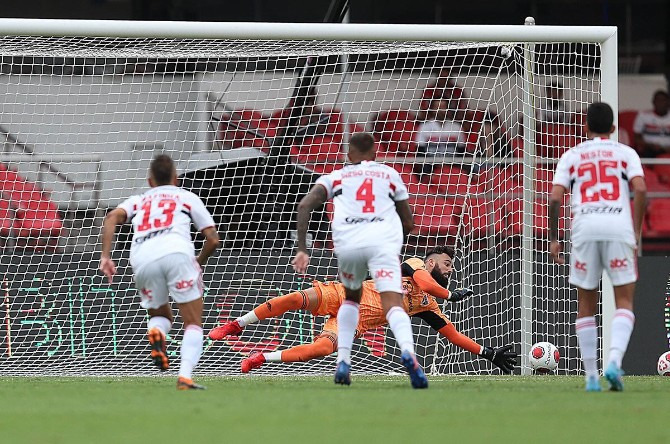  Jandrei defendeu pênalti e garantiu o 0 a 0 do São Paulo contra o Ituano pelo Paulistão!