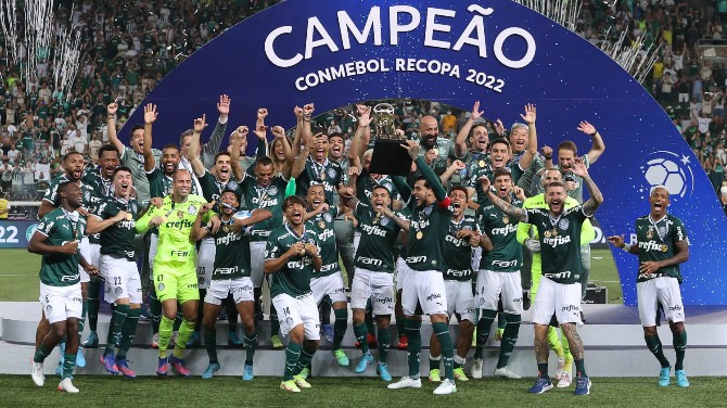  Palmeiras foi o último dos chamados grandes paulistas a levantar a Recopa!