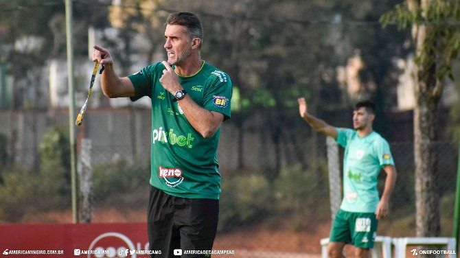  Mancini comanda o América Mineiro