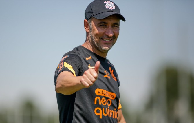  Vitor Pereira comanda o Timão