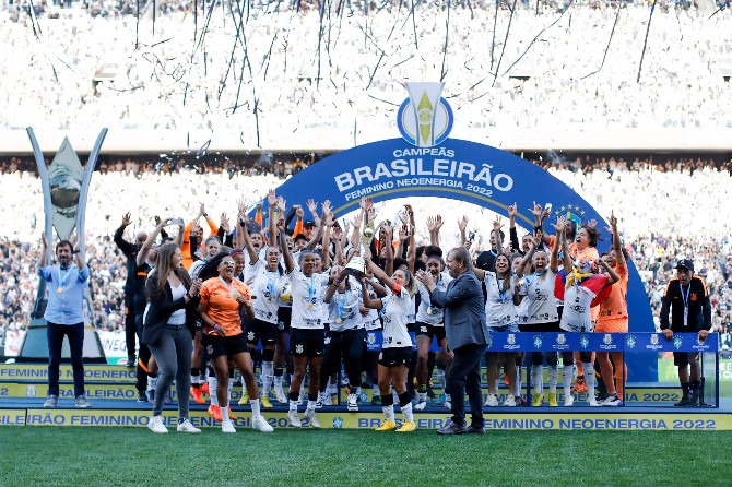  Corinthians atropelou o Internacional e faturou seu 4º título em seis finais seguidas no Brasileirão Feminino!