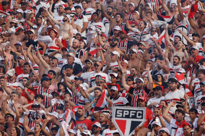  São Paulo já goleou o Fluminense por 6 a 0 diante da torcida pelo Brasileirão!