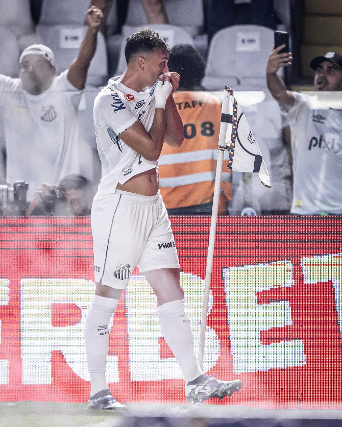  Pituca fez o gol da vitória do Santos sobre o Ceará!